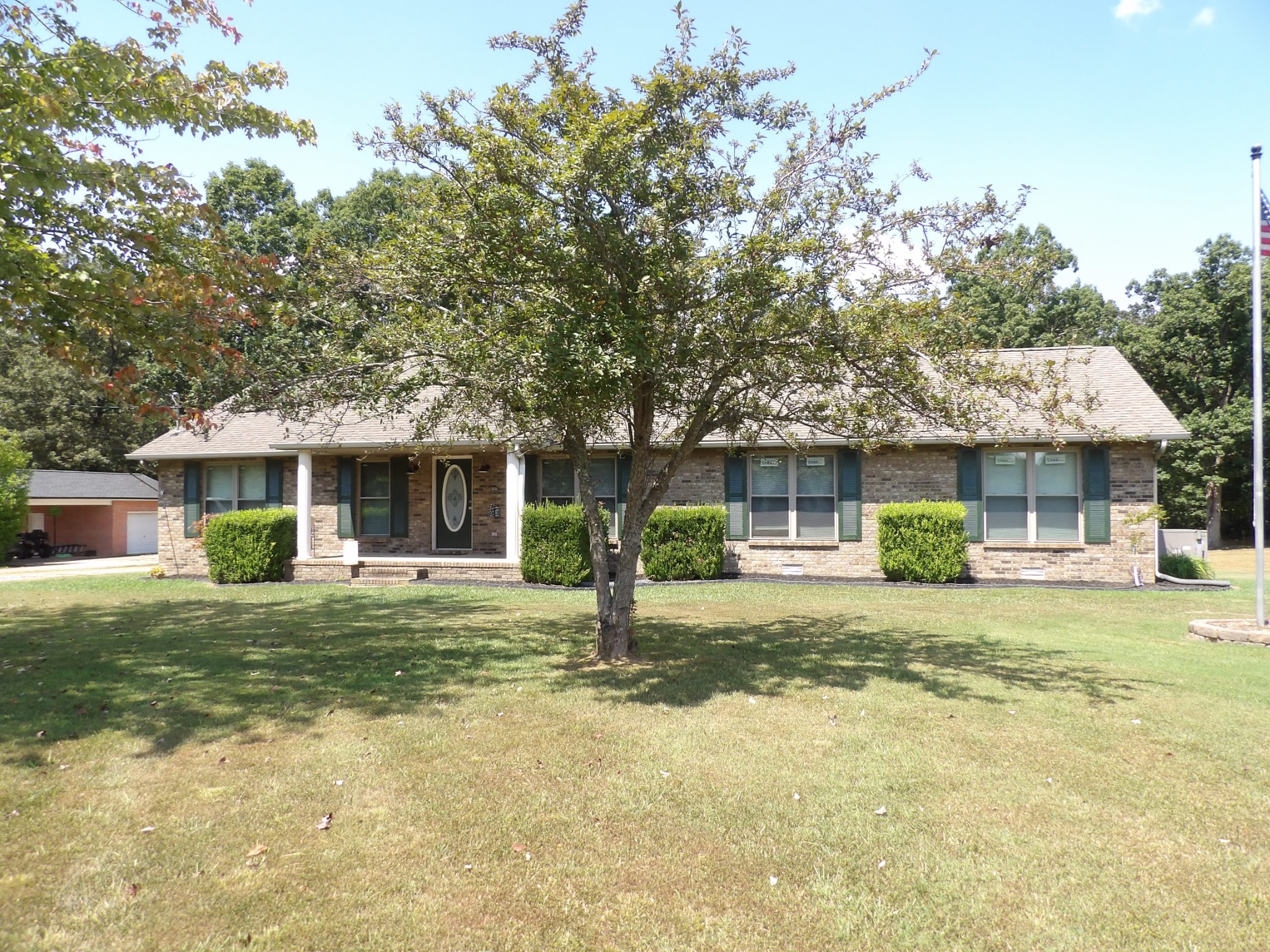 459 River Oaks Dr