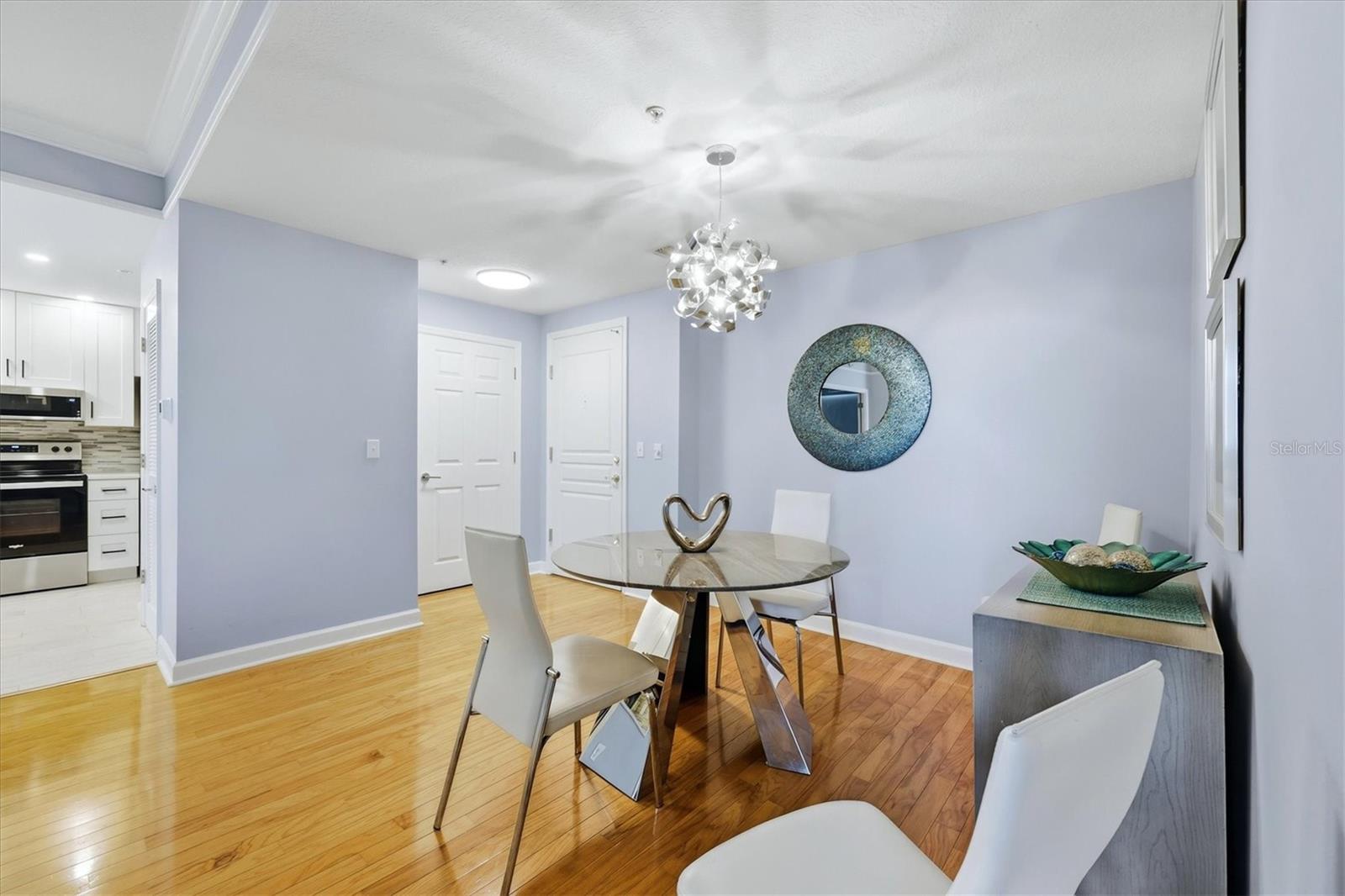 750 N Tamiami Trail 517