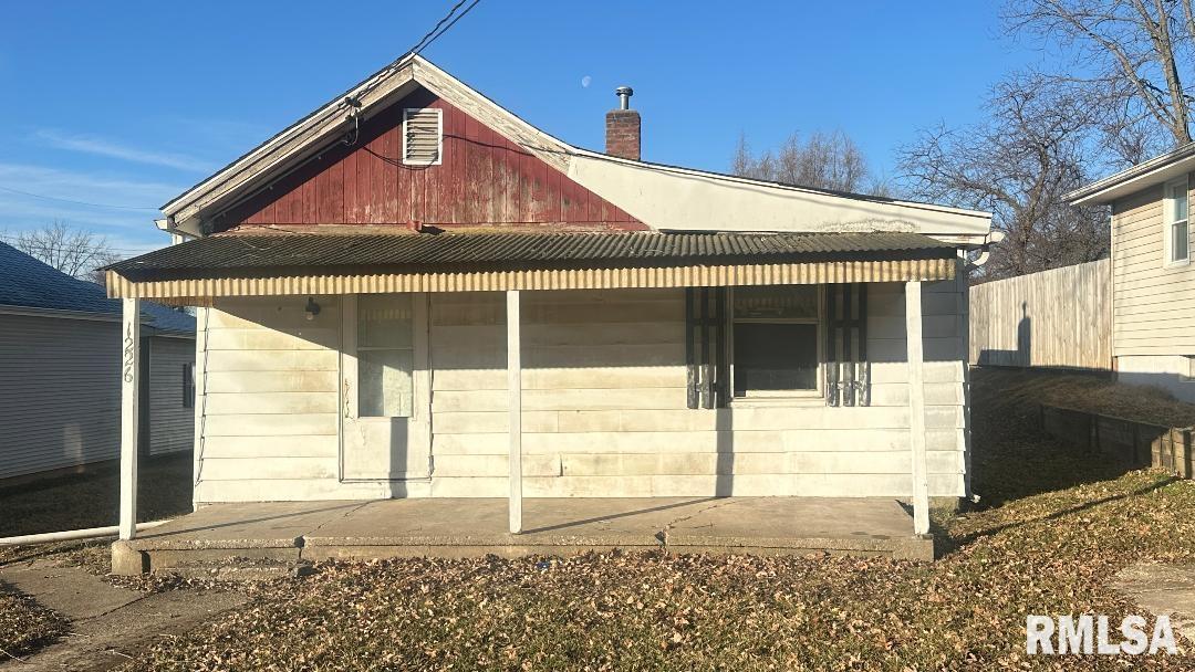 1-bedroom home with an additional office that could be used as a walk-through 2nd bedroom. Owned by the same family for over 75 years and most recently used as a rental. With a little TLC, this property offers excellent sweat-equity potential. Ideal for investors or buyers looking to add value.