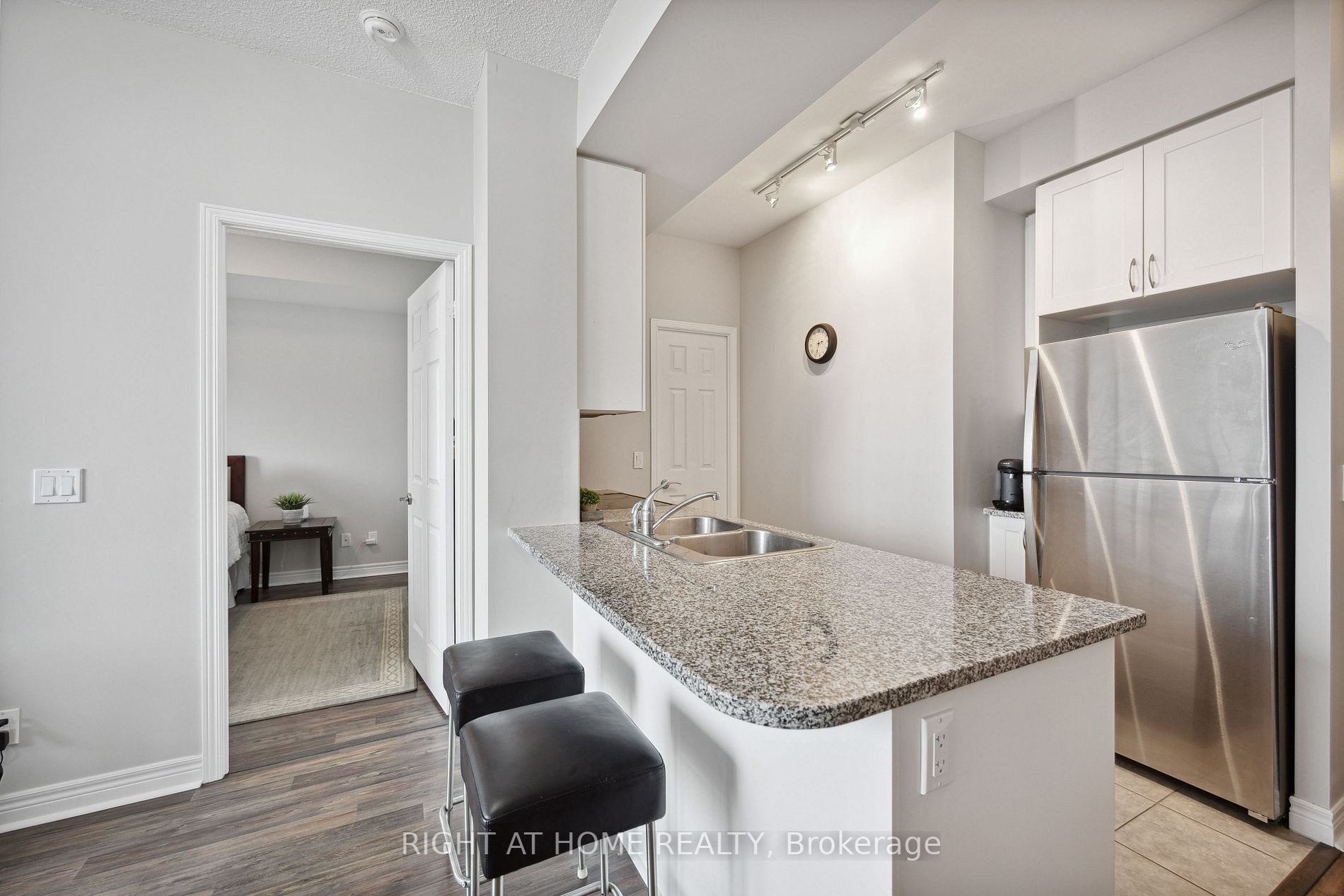 339 W Rathburn Rd 819