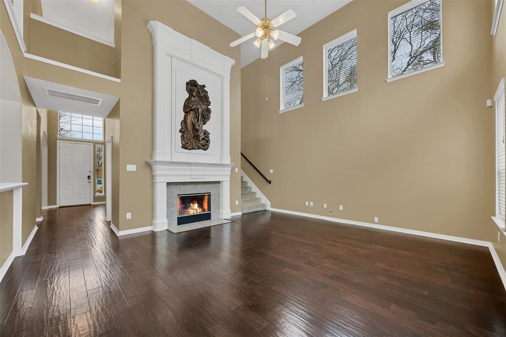 9909 Oakmont Court