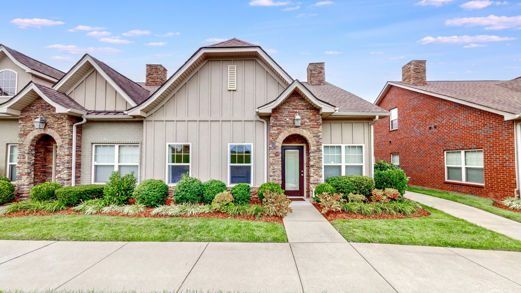 220 Siegert Pl — sold