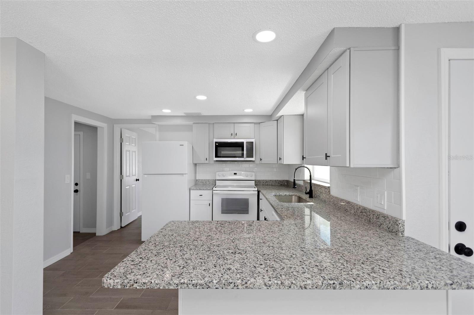 6819 Sanderling Lane