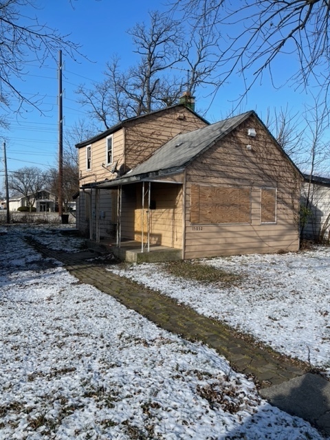 This 3-bedroom, 1-bath single-family home offers a great opportunity for investors, rehabbers, or buyers looking to add value. Offering approximately 990 square feet of living space, the home features a functional layout with generously sized bedrooms and plenty of potential to customize to your vision. Situated on a 3,100+ sq ft lot, the property includes a spacious backyard that backs up to an open lot-providing additional privacy and possibilities for outdoor living or future improvements. With solid bones and endless potential, this property could make an excellent fix-and-flip, rental investment, or starter home project. Conveniently located near local amenities and major roadways, it presents a strong value-add opportunity for the right buyer. Sold as-is. Bring your ideas and transform this property into something special.