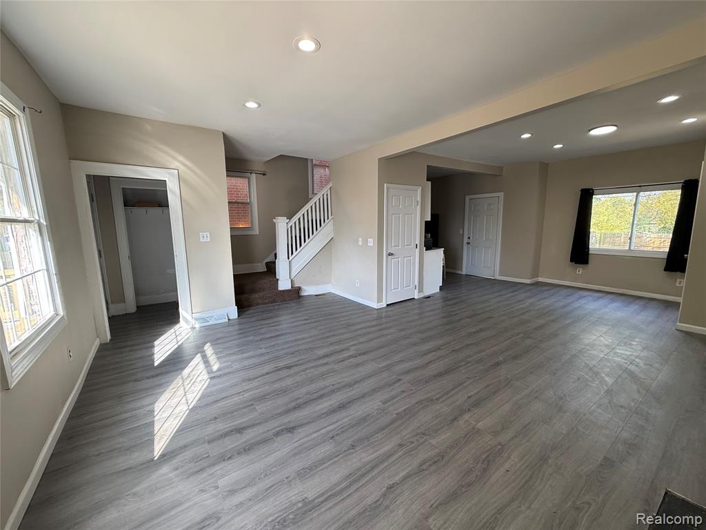 15344 Dexter Avenue