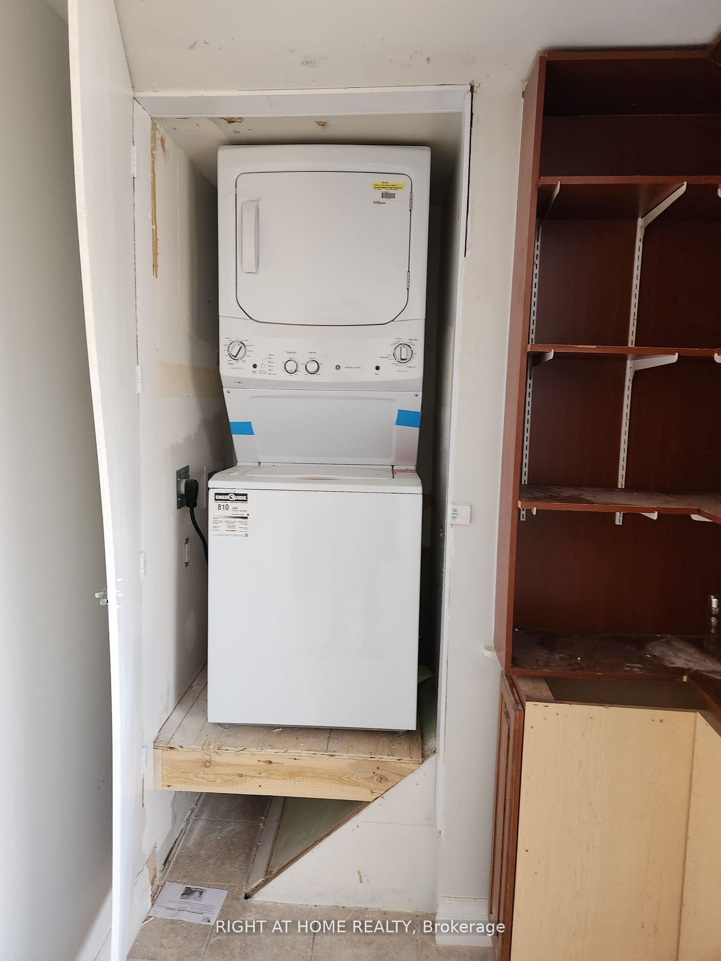 4 Stanley Crt (Upper)