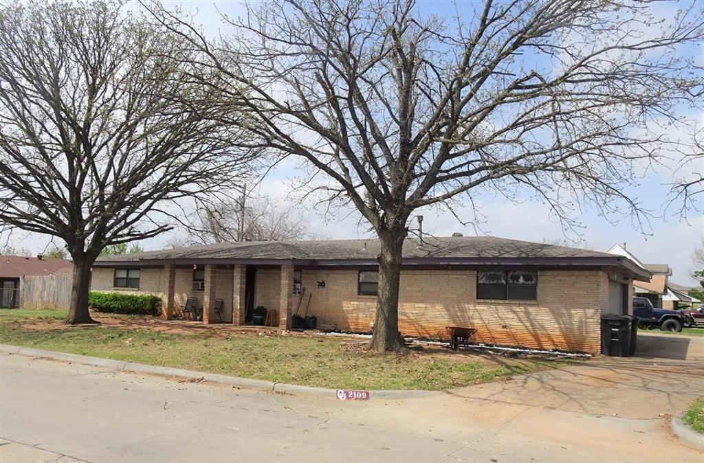 2109 Ridgewood Dr.
Moore, Ok 73160
SFH 3Bedroom 2 Bathroom
Square Feet 1,525
North MOORE SCHOOLS! This is a great opportunity to own your home today! This 3 bed 2 bath home is available through our lease option/rent to own program. This home is move-in ready.
We have an easy qualification process and look forward to working with you in becoming a homeowner.
