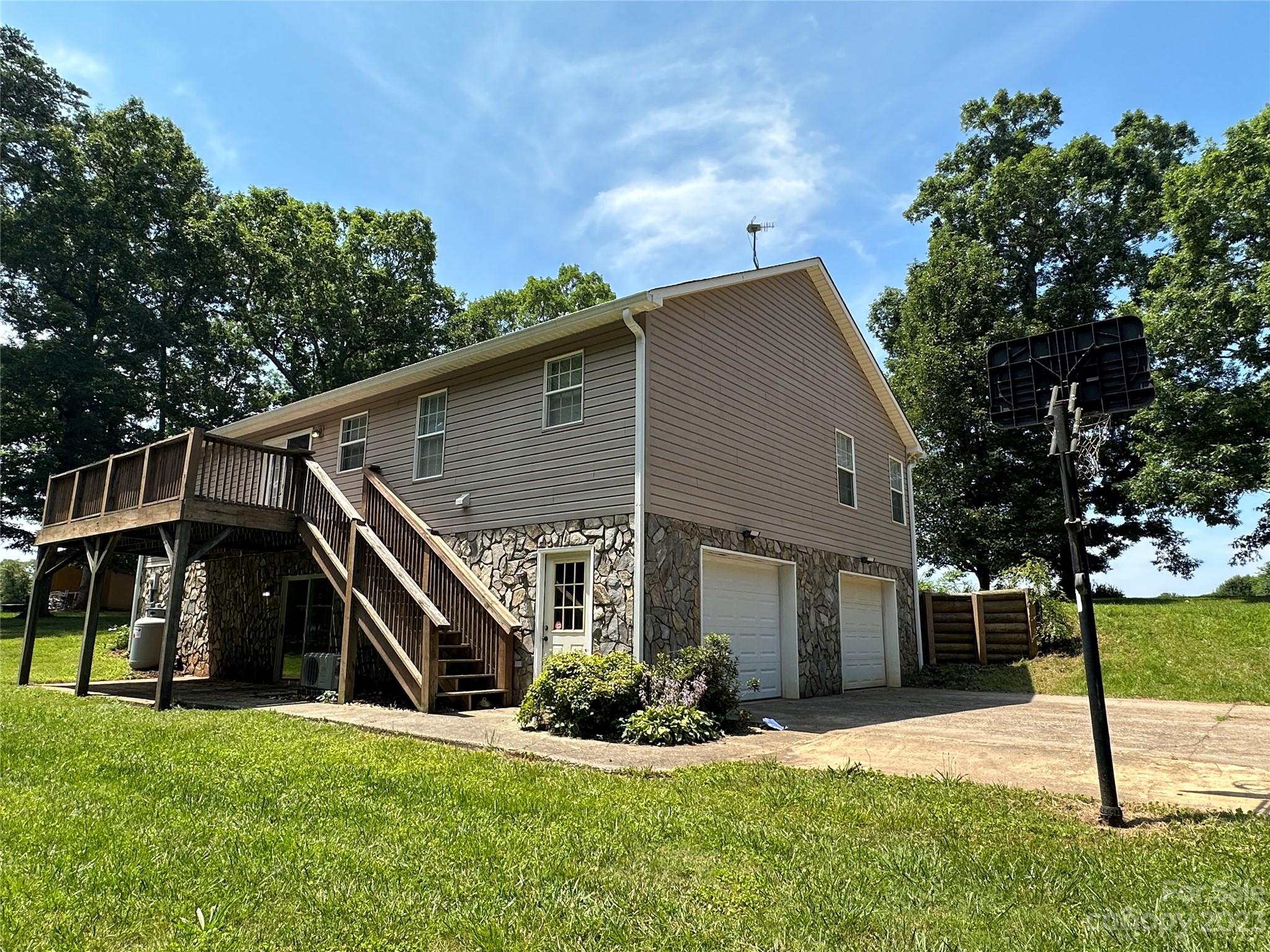 476 Legion Road