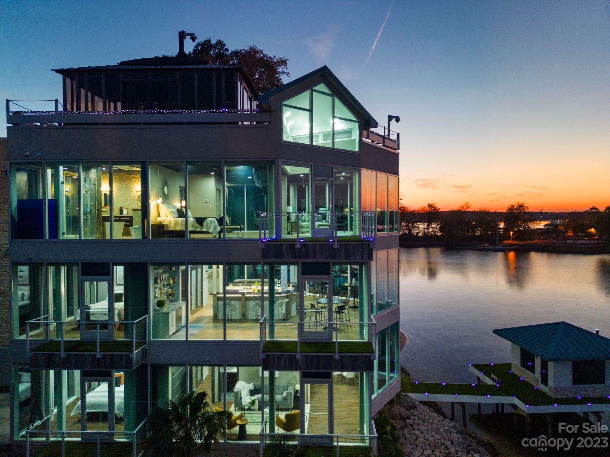 8776 Harbor Circle