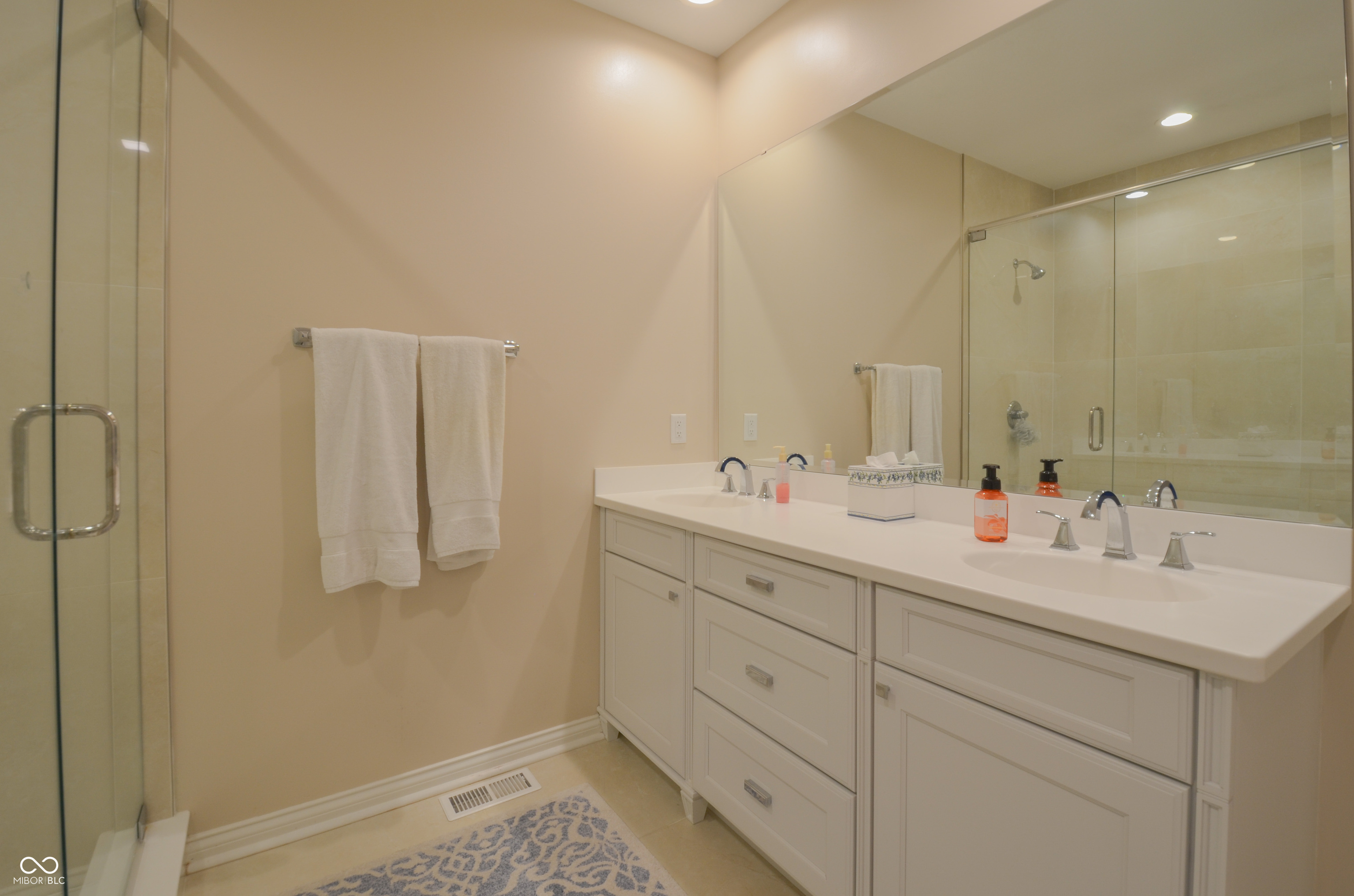 1738 Pathway Drive S