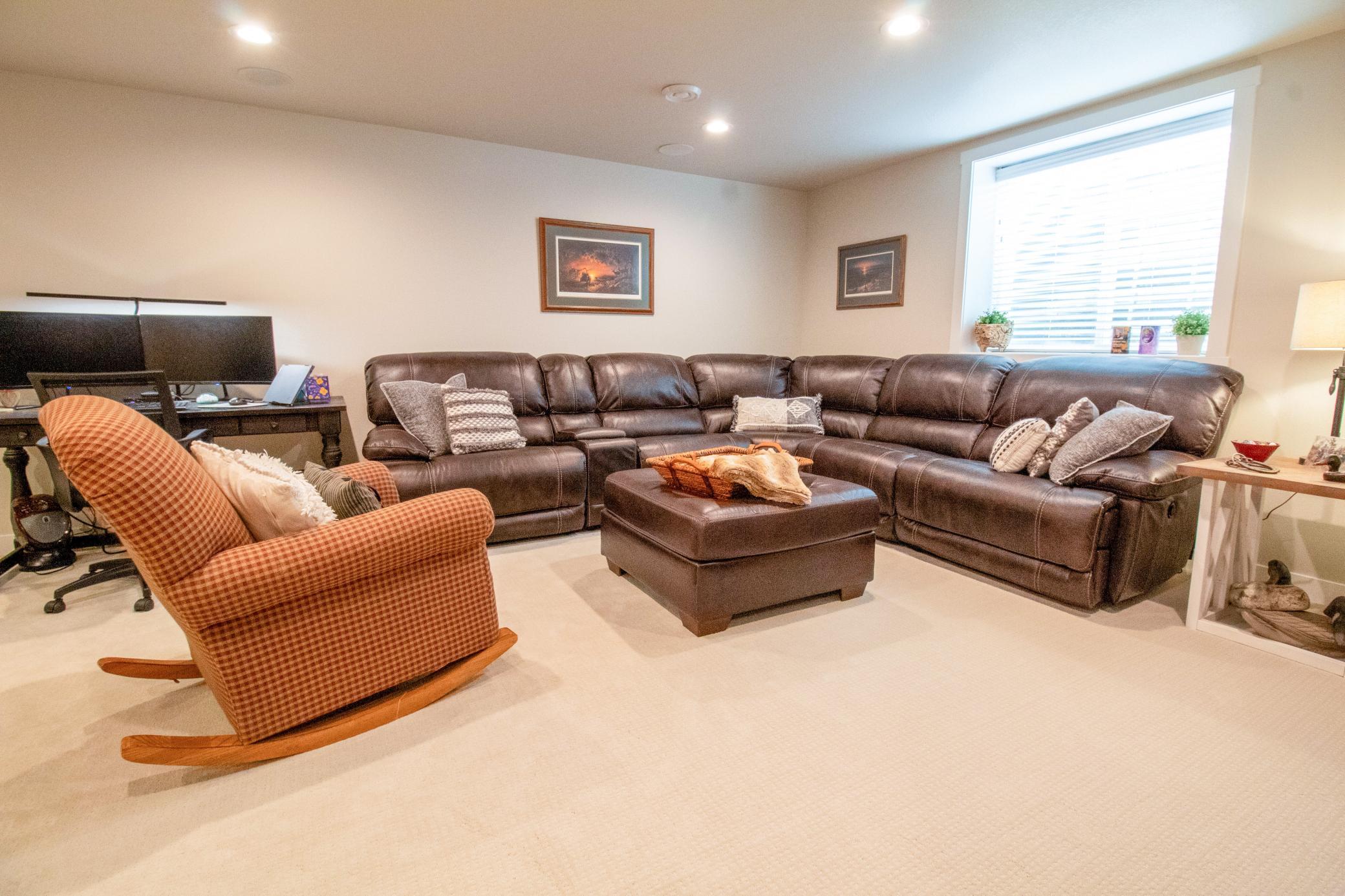 8825 Meadowlark Parkway