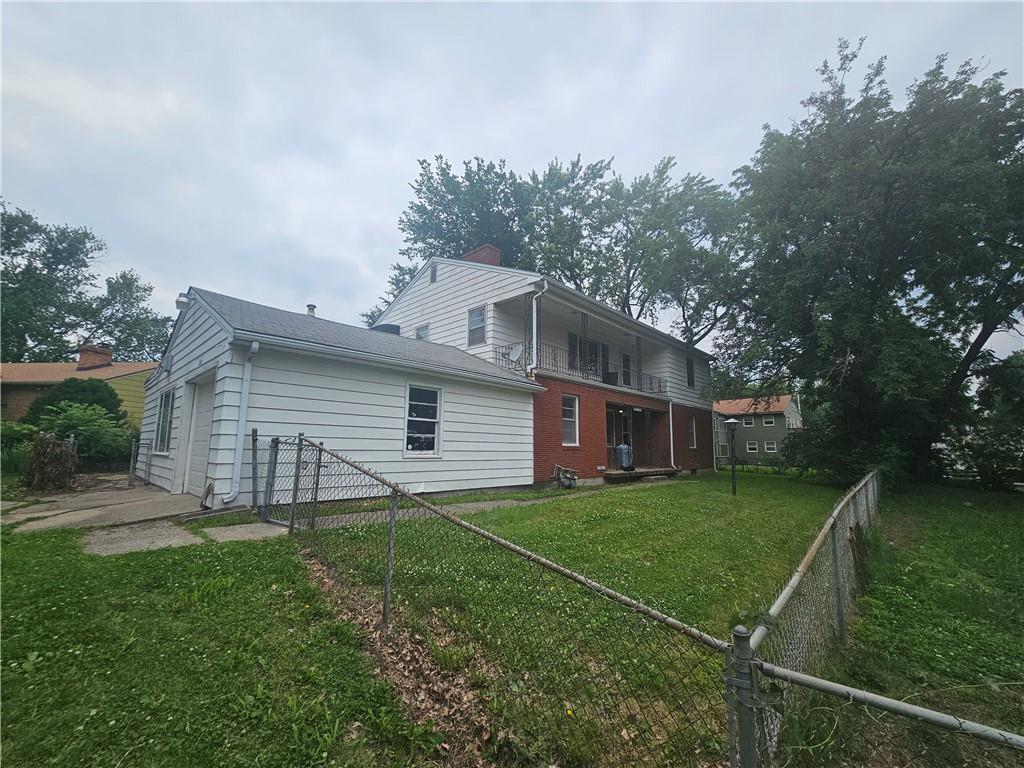 800 - 802 E 75th Terrace