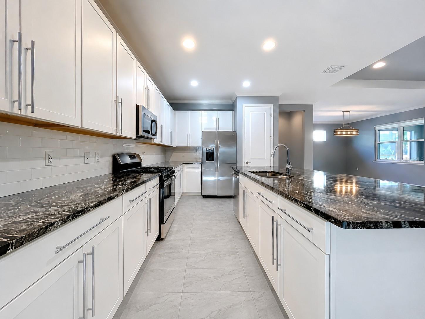 295 Northcote Court
