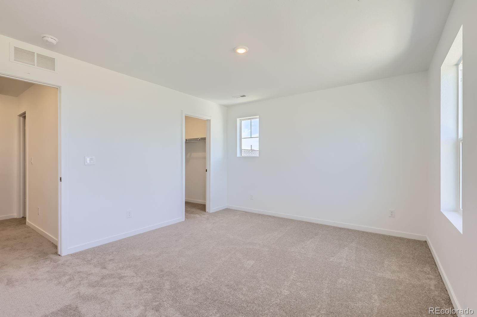 22094 E 39th Place