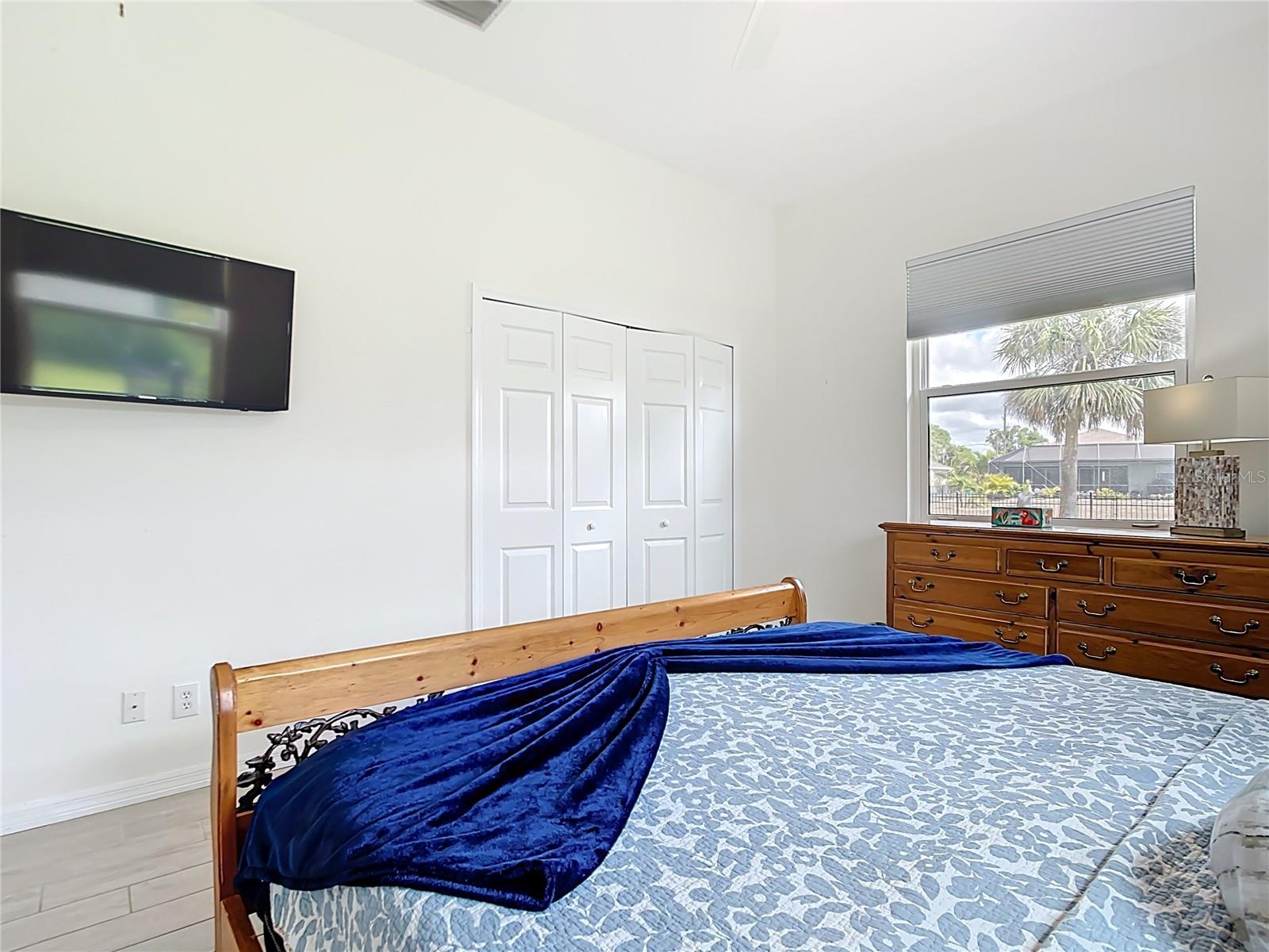 613 Boundary Boulevard