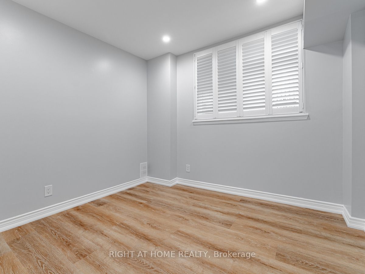108 W Redpath Ave 26