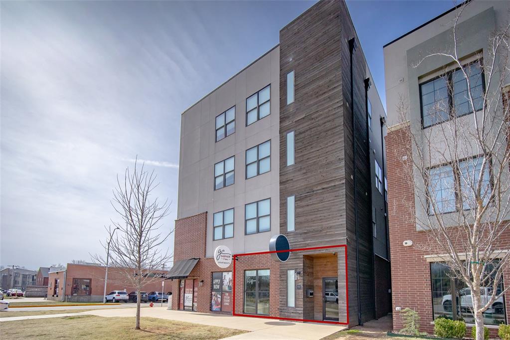 FOR LEASE! Located at 101A W Apache St. in Downtown Norman, this 830 SF office space offers a functional layout within walking distance to local restaurants, businesses, and the Cleveland County Courthouse. The suite includes one private office, a meeting room, open foyer area, and a kitchenette, with access to two shared restrooms. This is an excellent opportunity for professional or service users seeking a convenient and accessible location in downtown.