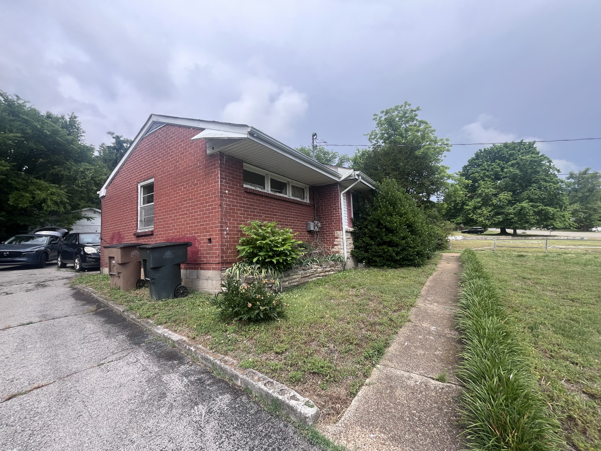 2411 Mcginnis Dr