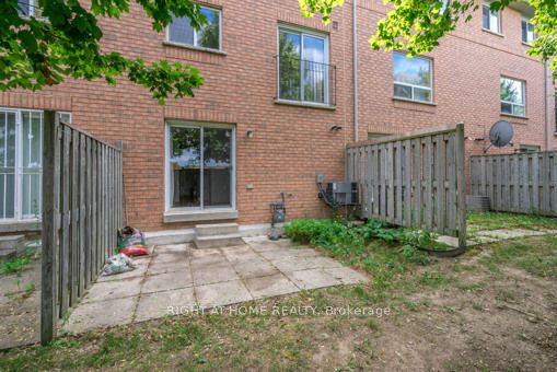80 Acorn Pl 20