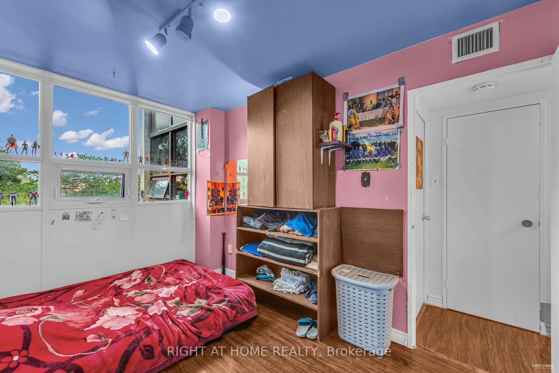 2323 Confederation Pkwy 408