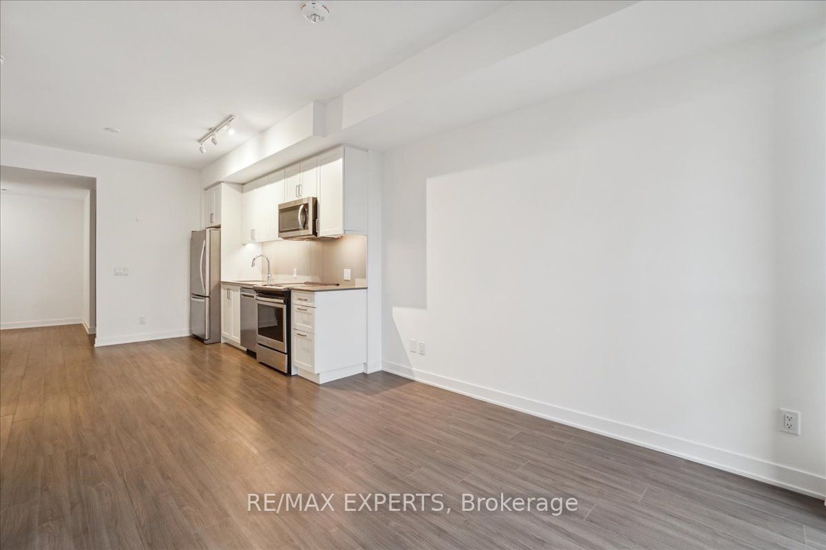 681 Yonge St 209