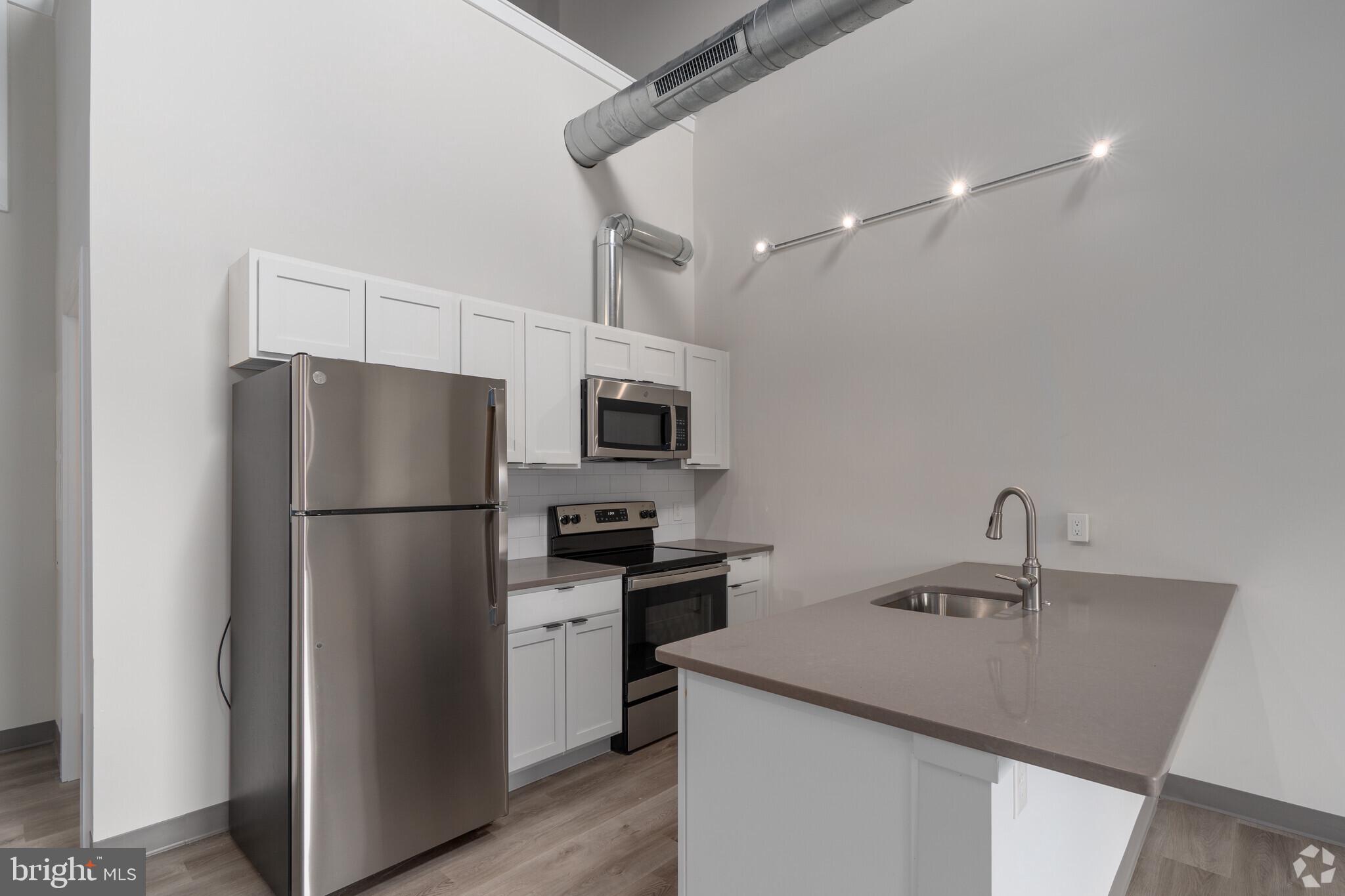 224 Hall UNIT 14