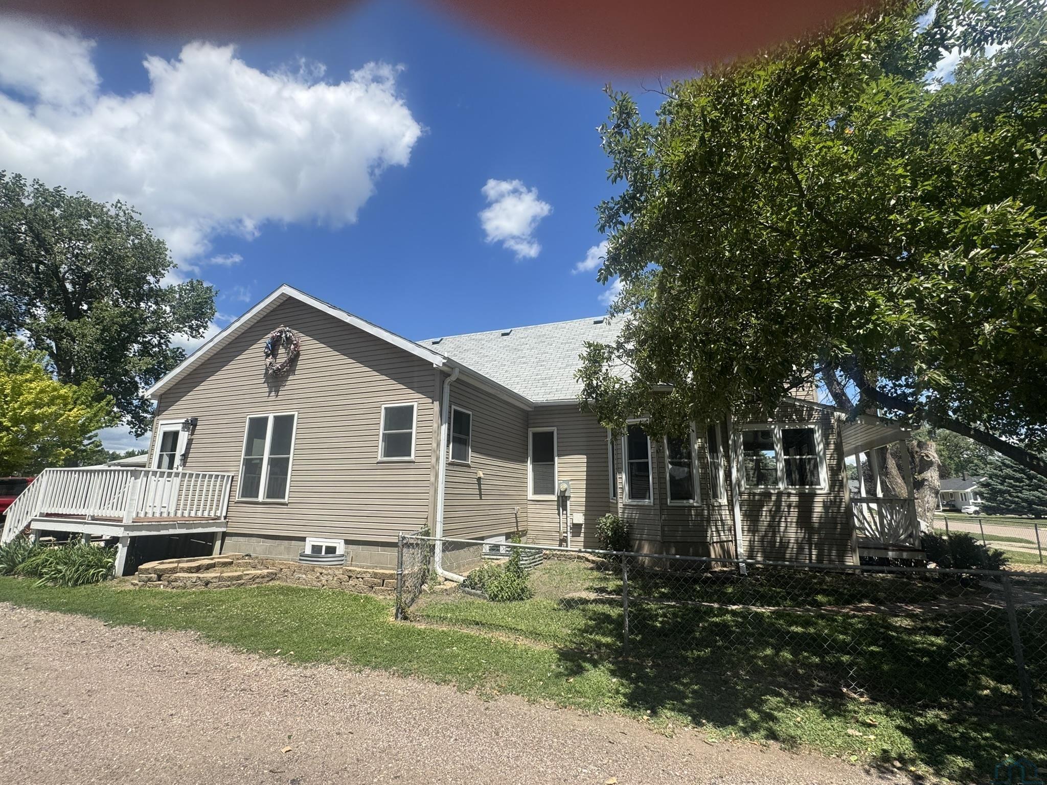 1121 River Drive