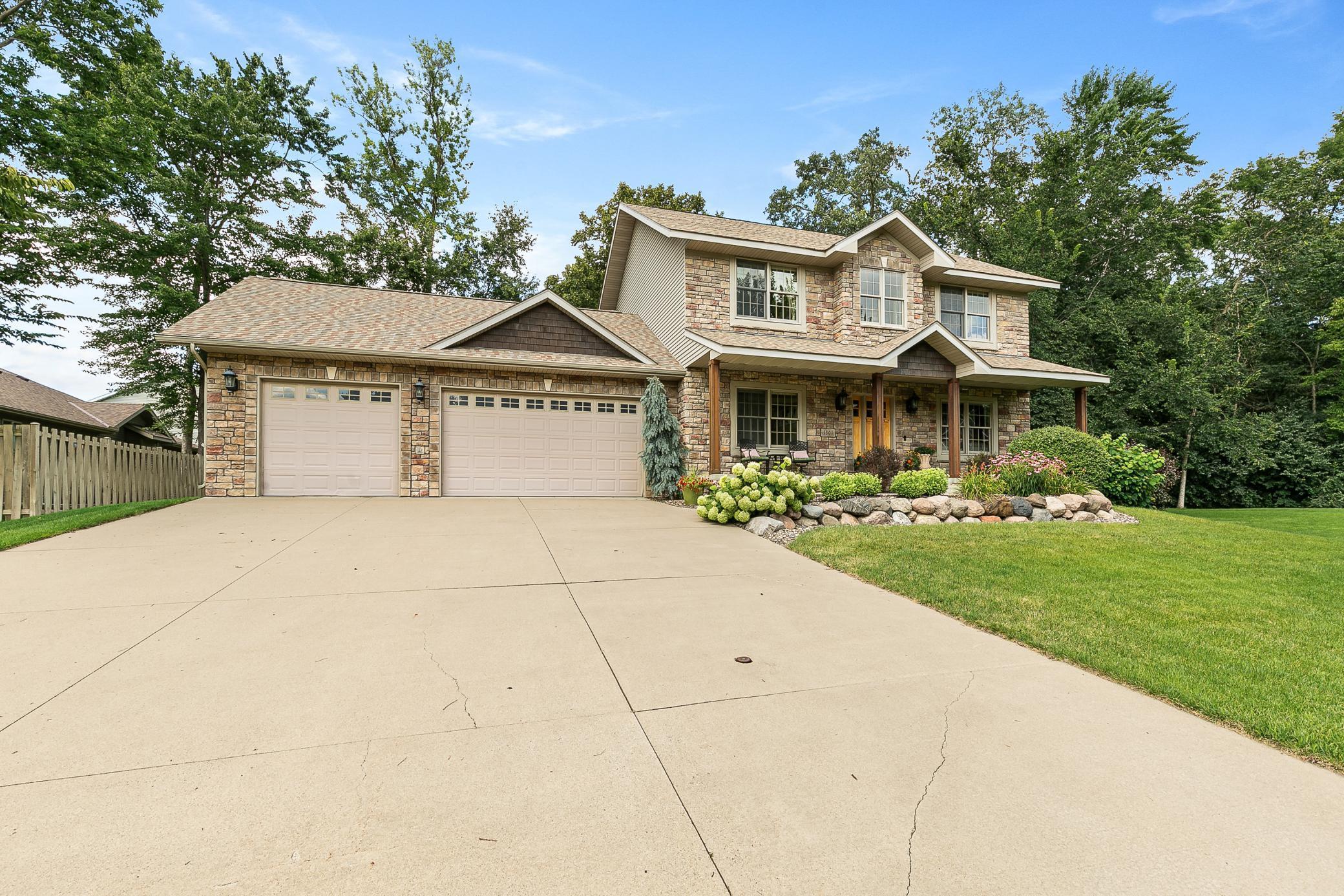 1301 Pondview Lane