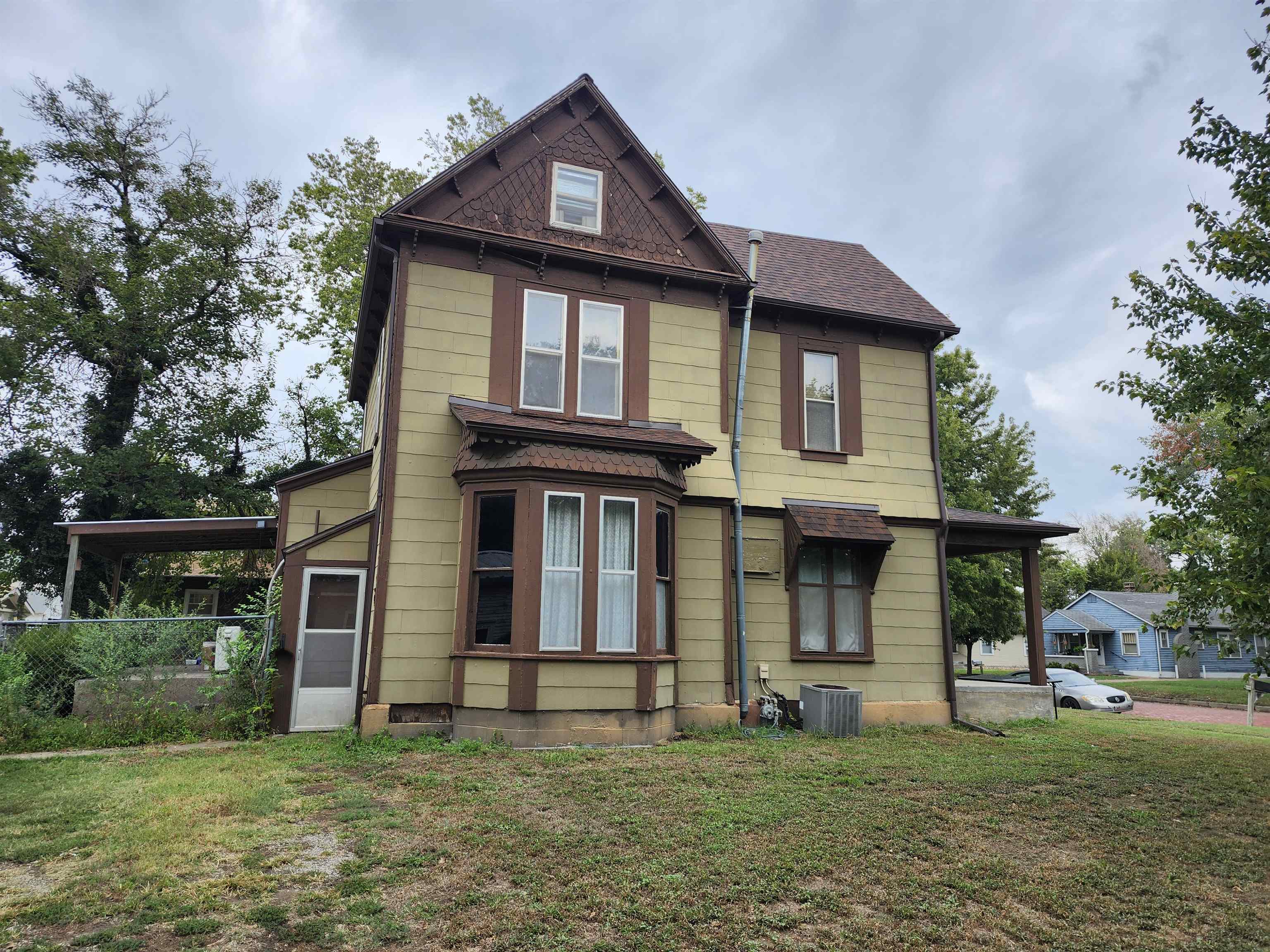 1025 S 2nd