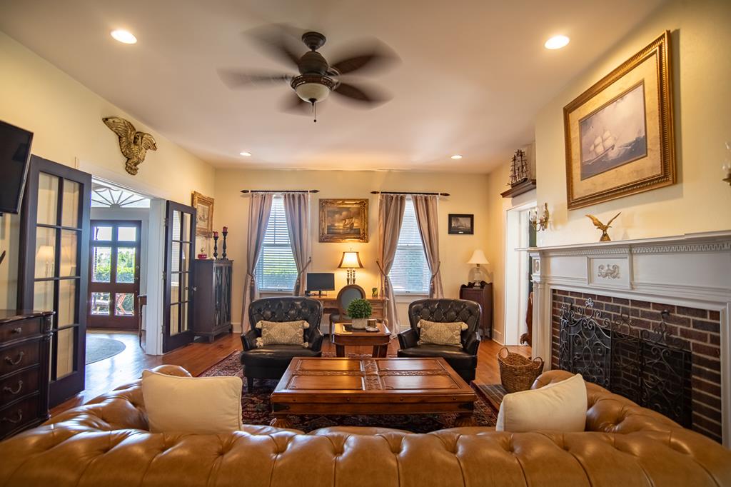 212 Bay Ave 9A