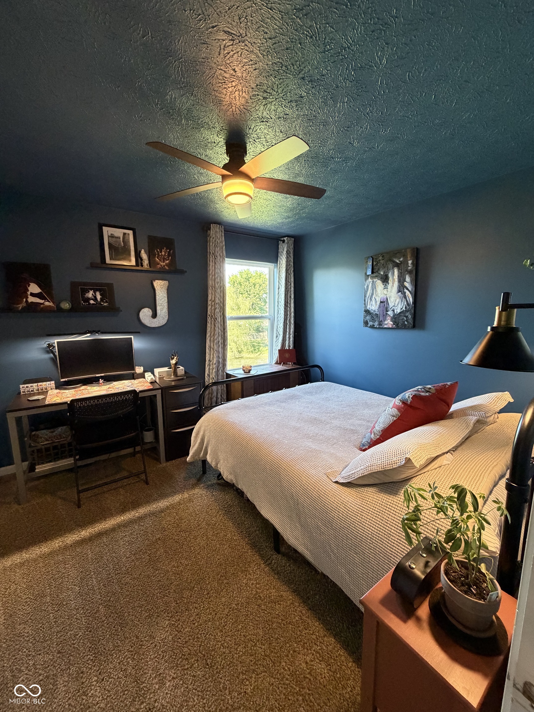 5752 Columbia Circle S