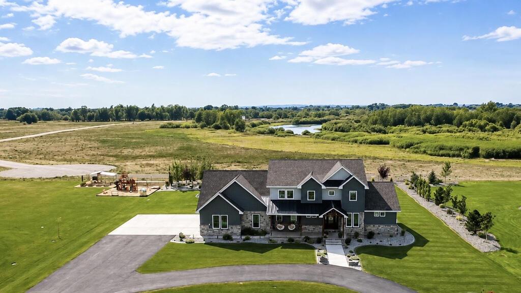 3419 Henry's Fork Way