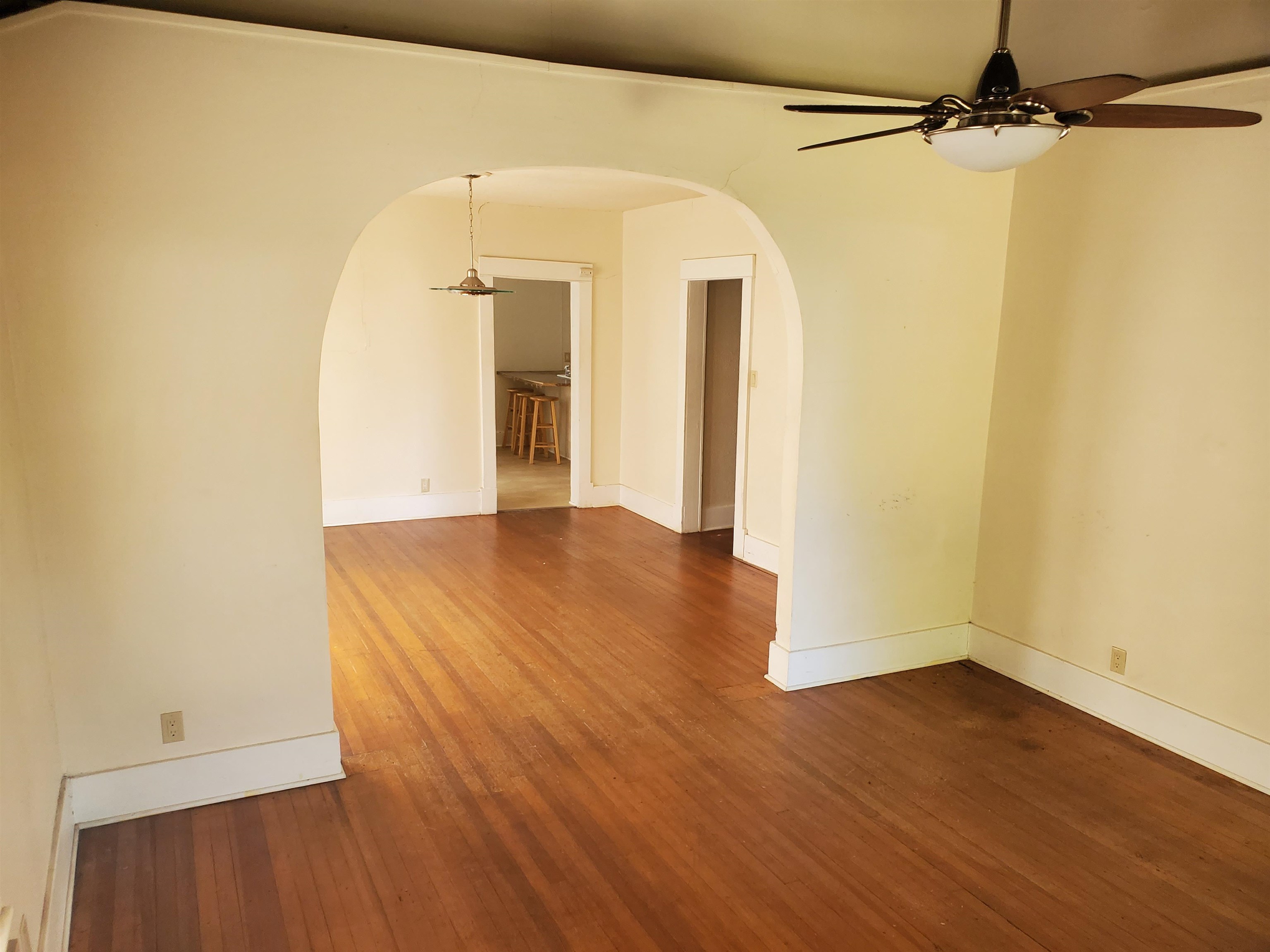 1103 N 3rd