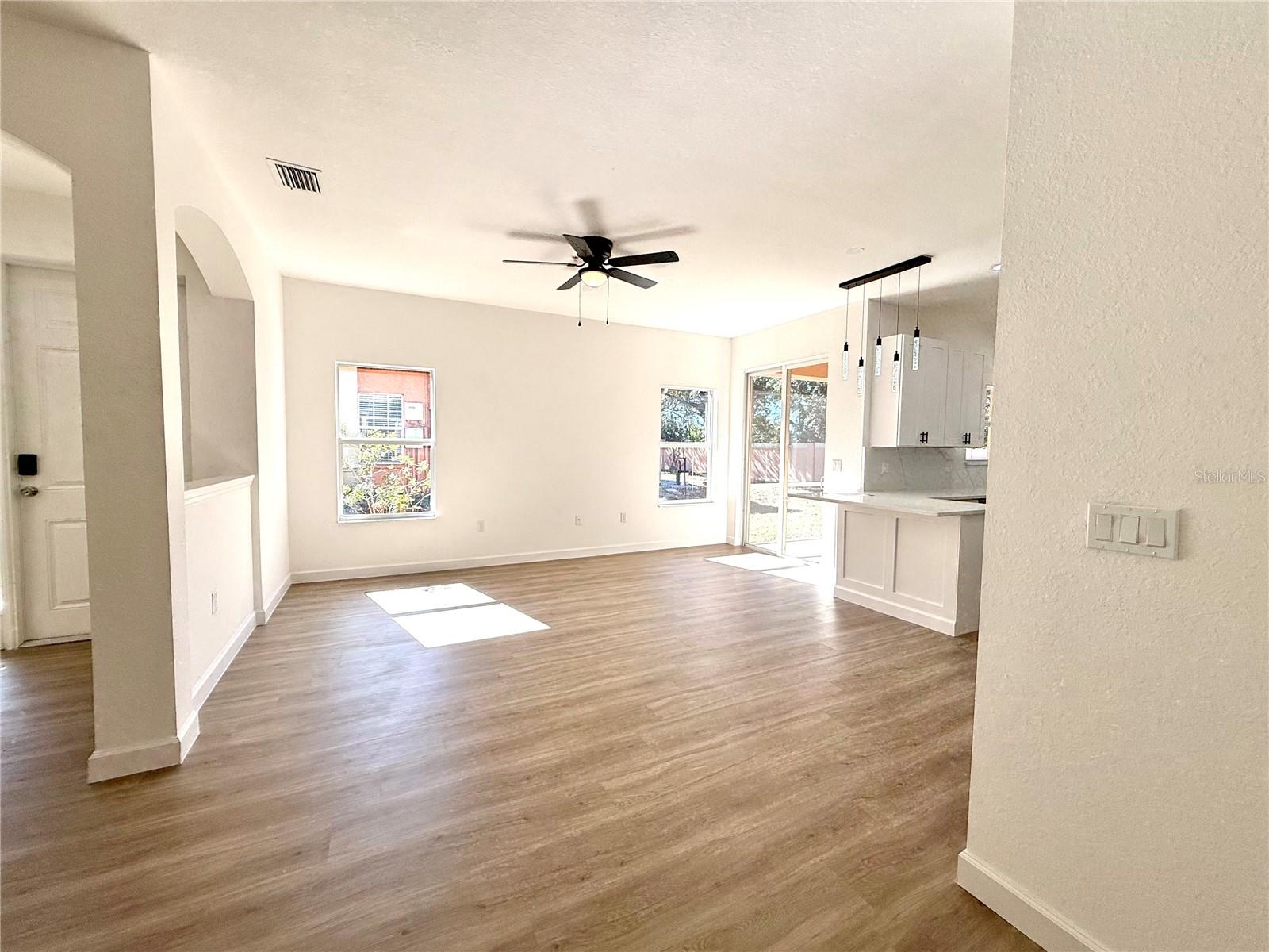 4721 1st Avenue E 4721