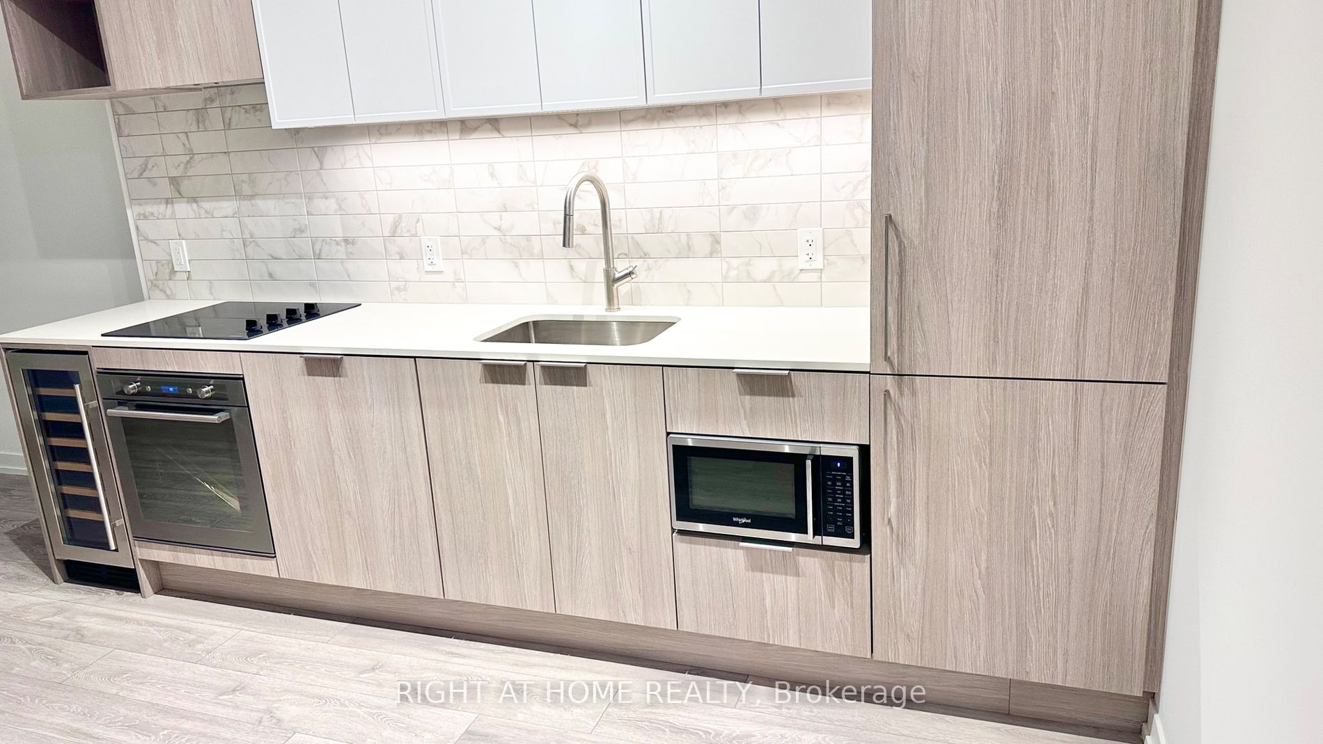 2020 Bathurst St 608