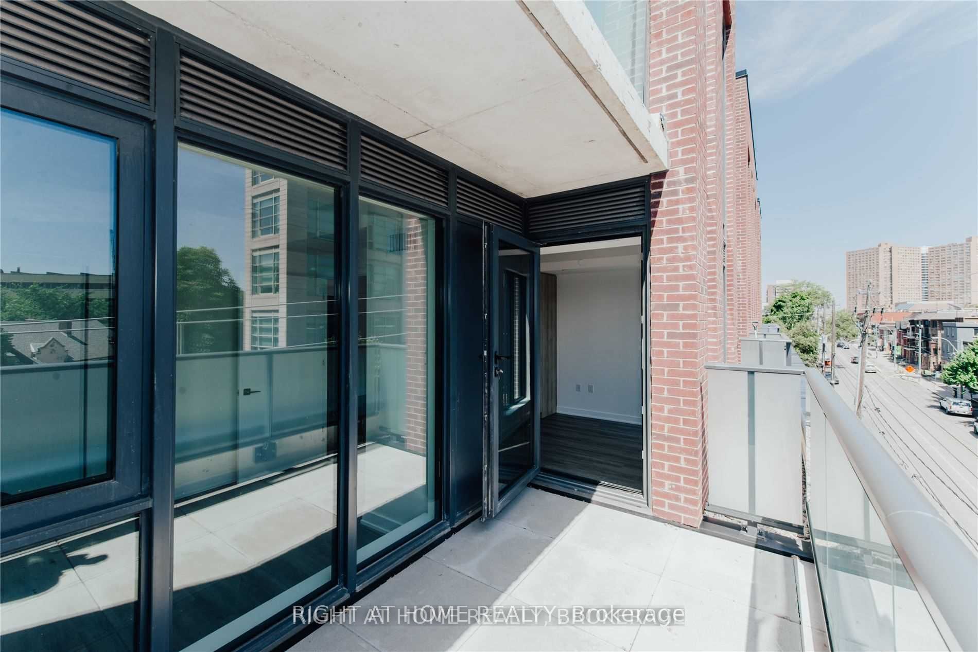 430 Roncesvalles Ave 406