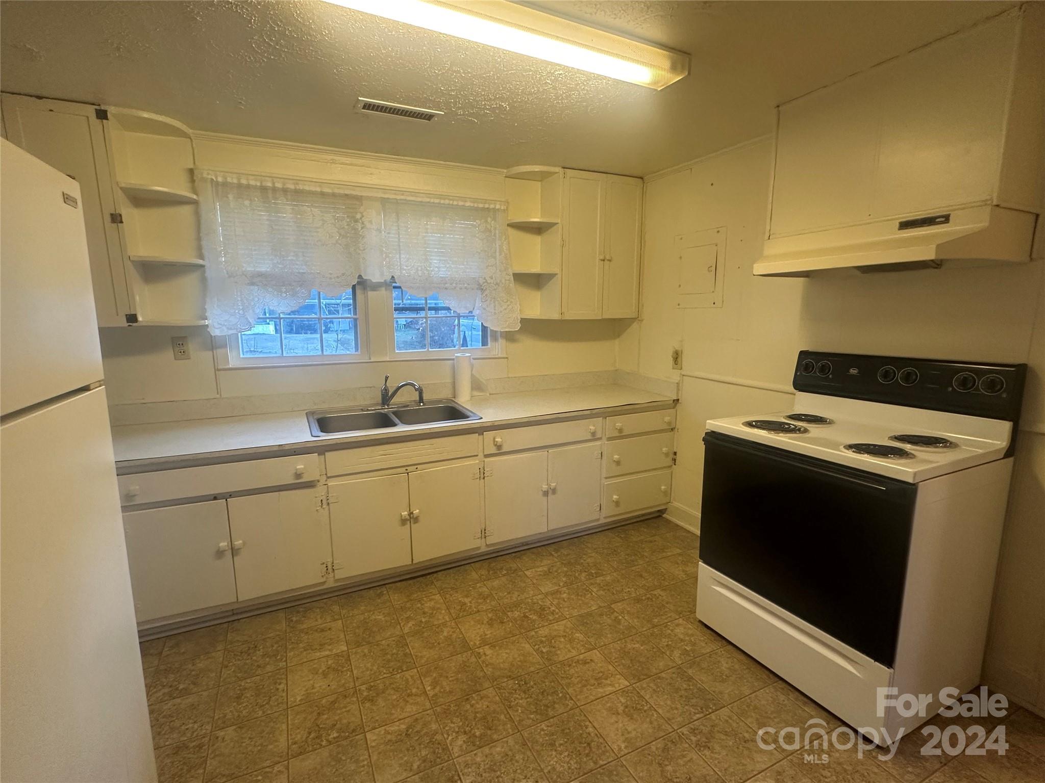 2282 Crystal Drive