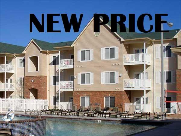 Great Investment!  Spacious 4 bedroom, 4 bath condo at The Edge of Norman. Unbeatable proximity to the University of Oklahoma, OU stadium, dining and shopping.  This 3rd floor unit features vaulted ceilings, Open concept living/kitchen/dining with eat-in bar area, fully equipped kitchen with all appliances including washer and dryer.  Bedrooms are roomy with each bedroom having its own private en-suite bath and walk in closet.  Unit has laminate/wood floors in living areas and carpet in bedrooms.  Whether you are looking to secure comfortable, independent housing for your student or add a high-demand unit to your portfolio, this property checks all the boxes!
