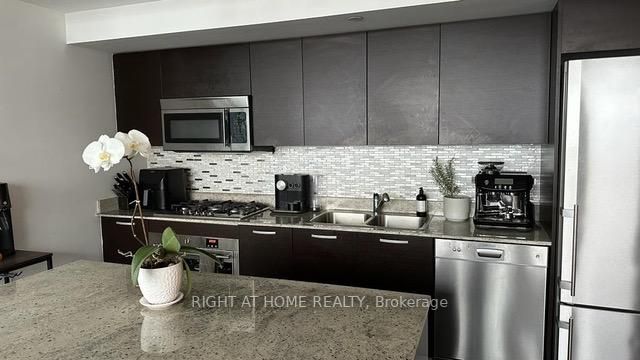 375 W King St 3109