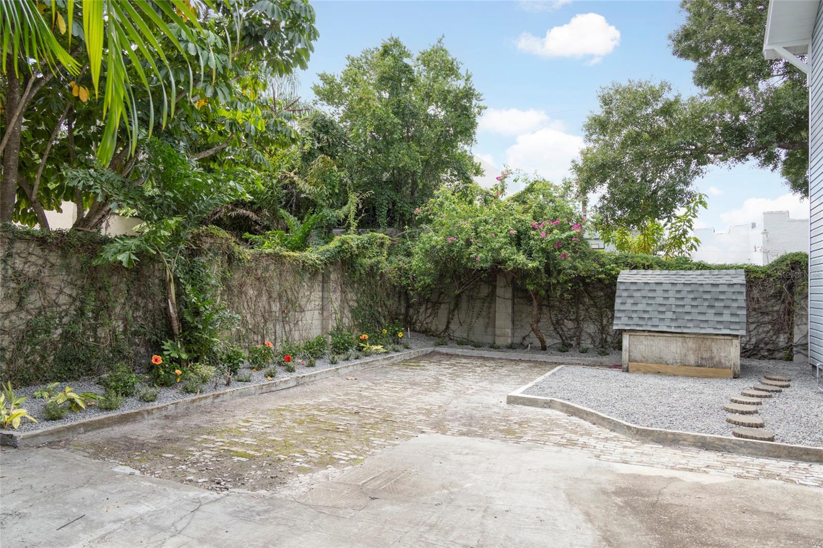 3012 W Sitios Street