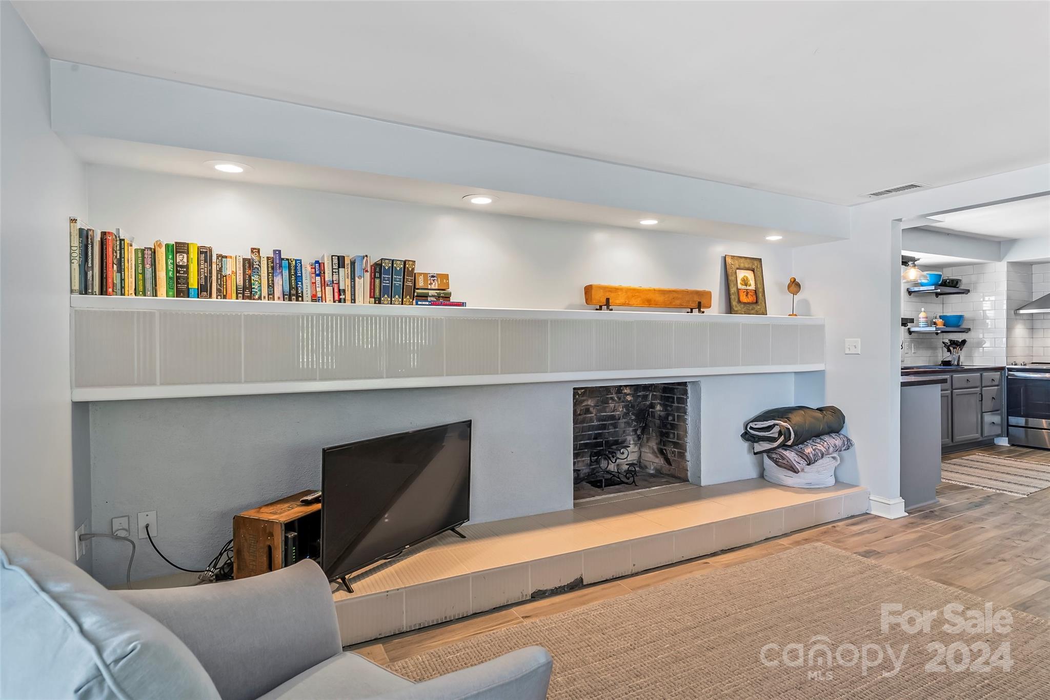 6341 N Shore Drive