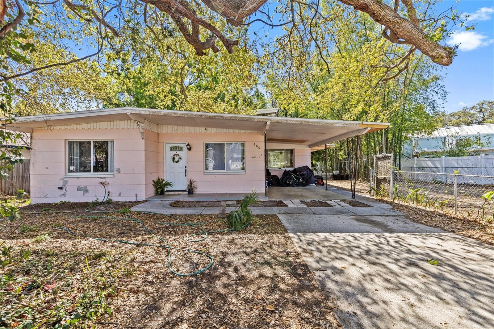 164 NW Lincoln Circle N