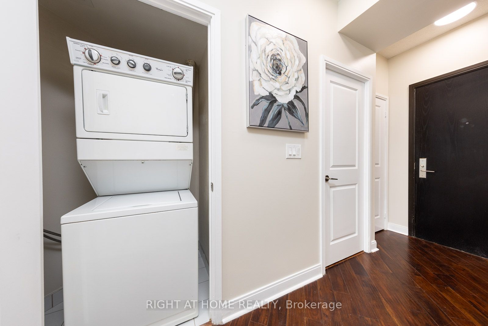 80 Absolute Ave 2706