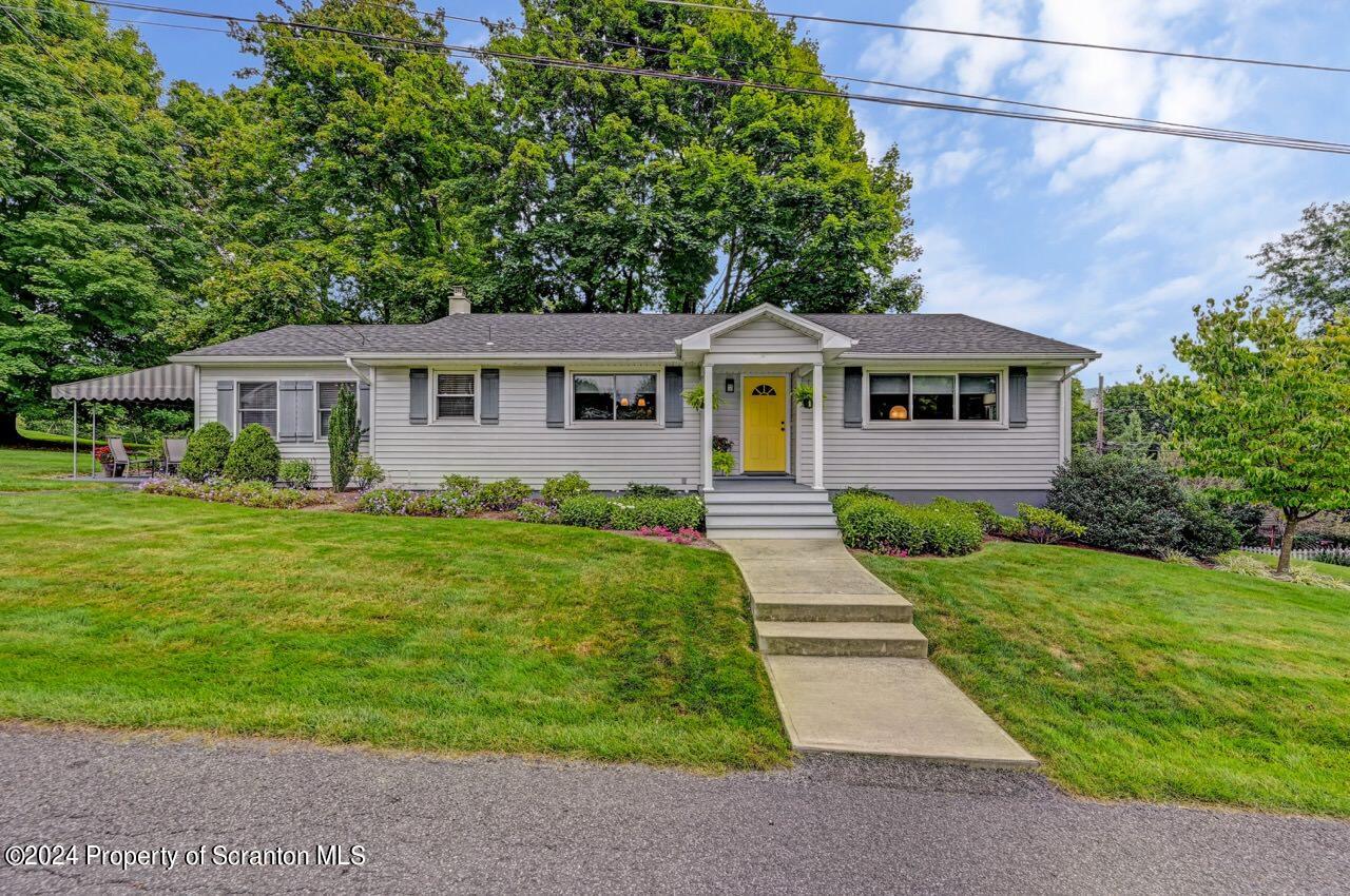 400 Montrose Avenue L113