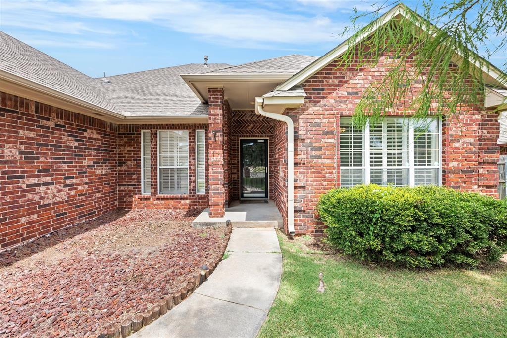 Beautiful home with a LARGE backyard! Close to I-240 and I-44. Right down the street from the Amazon warehouse. 4 spacious bedrooms with one that would be a great office space. Walk-in closets in 2nd and 3rd bedroom and 2 closets in the master. The three-car garage provides plenty of space for vehicles and hobbies with a storm shelter. Don’t miss out on this property!! Book your showing today!