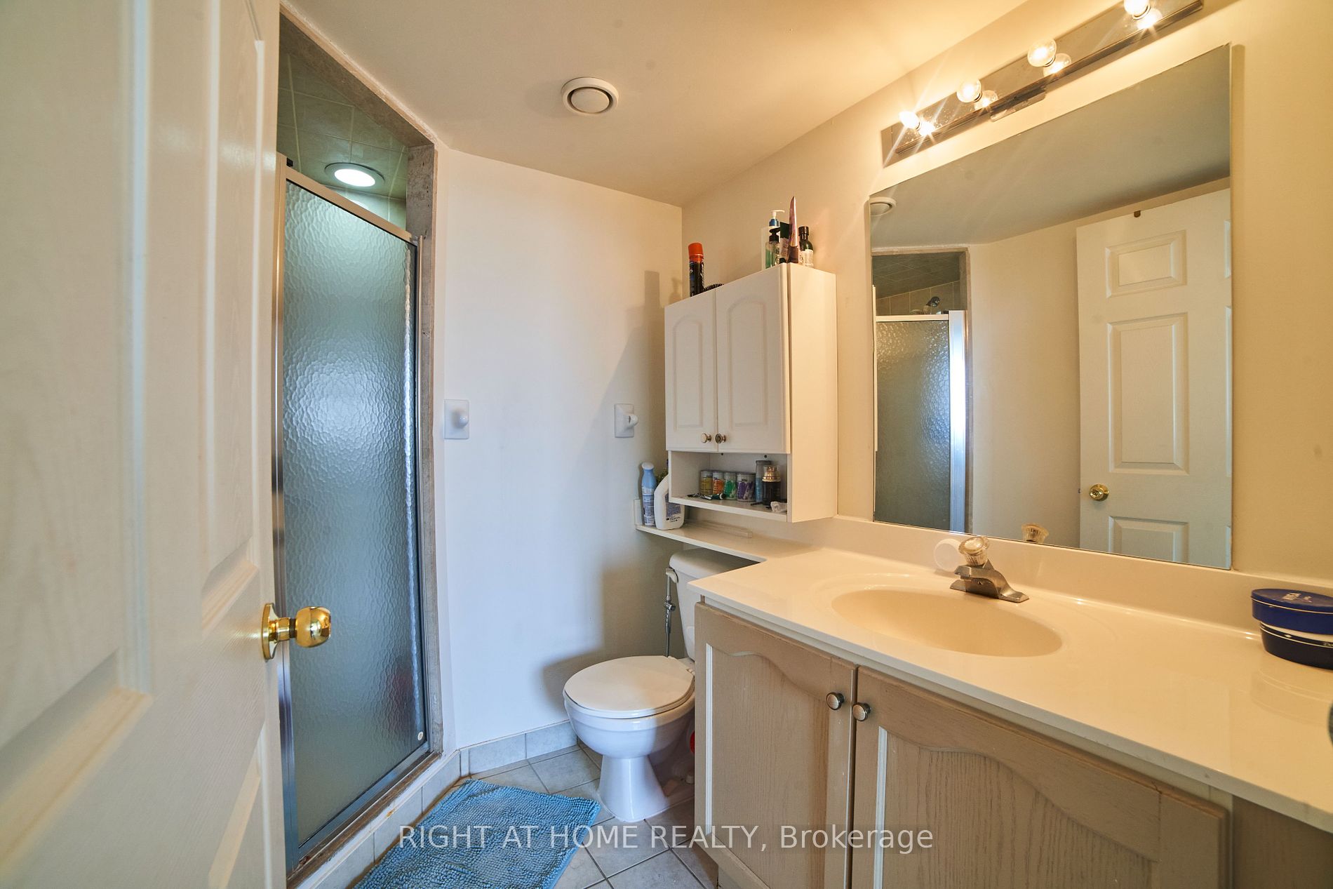 1700 E Eglinton Ave 609