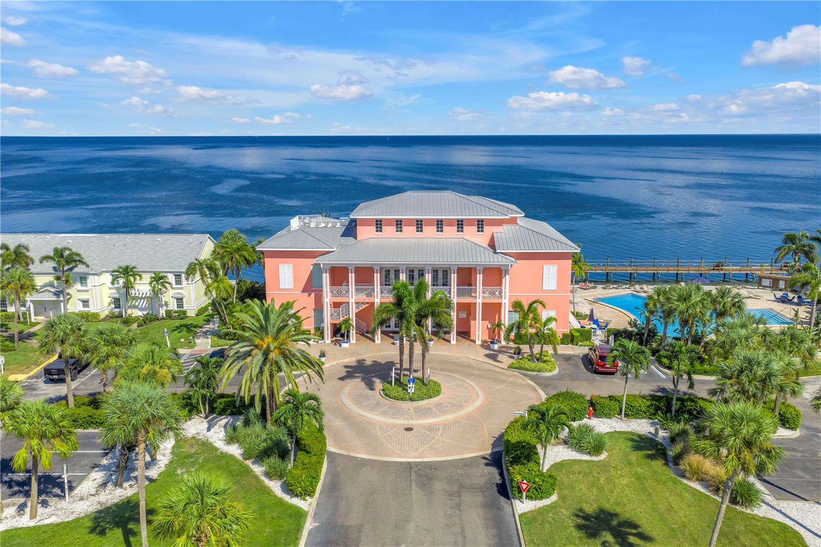 4982 Coquina Key Drive SE