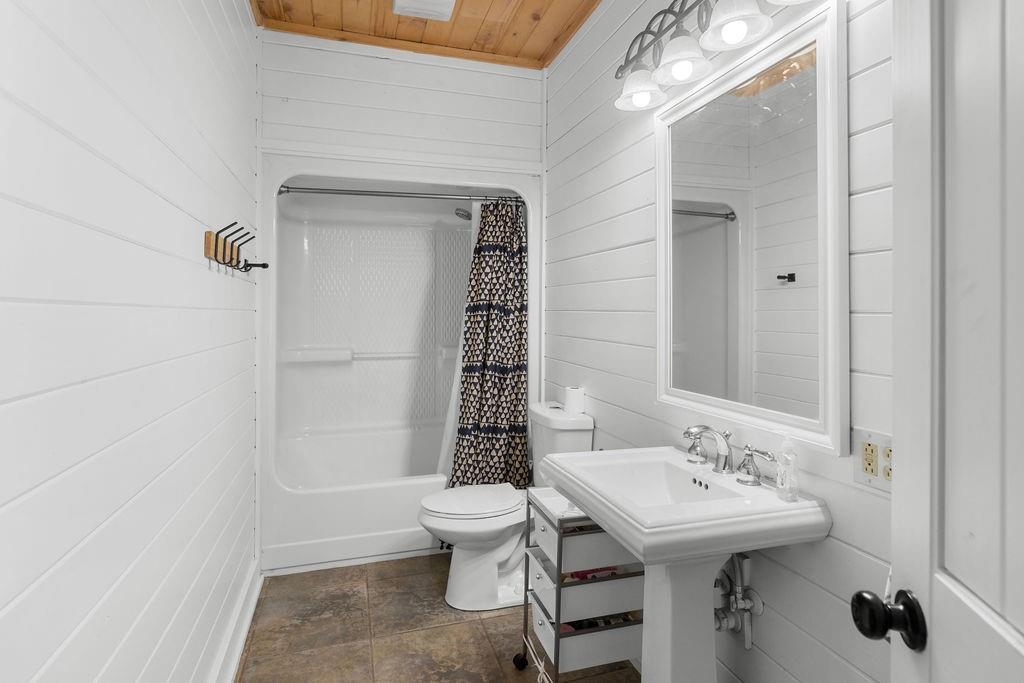 1671 Terry Lane
