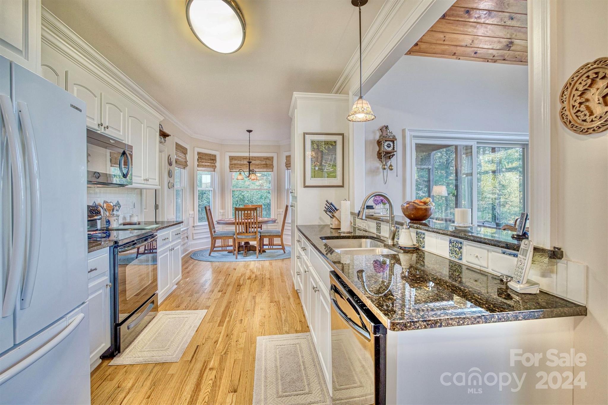 5219 Sunset Creek Lane