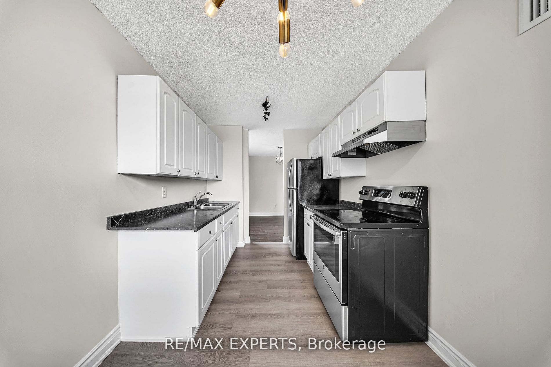 25 Kensington Rd 211